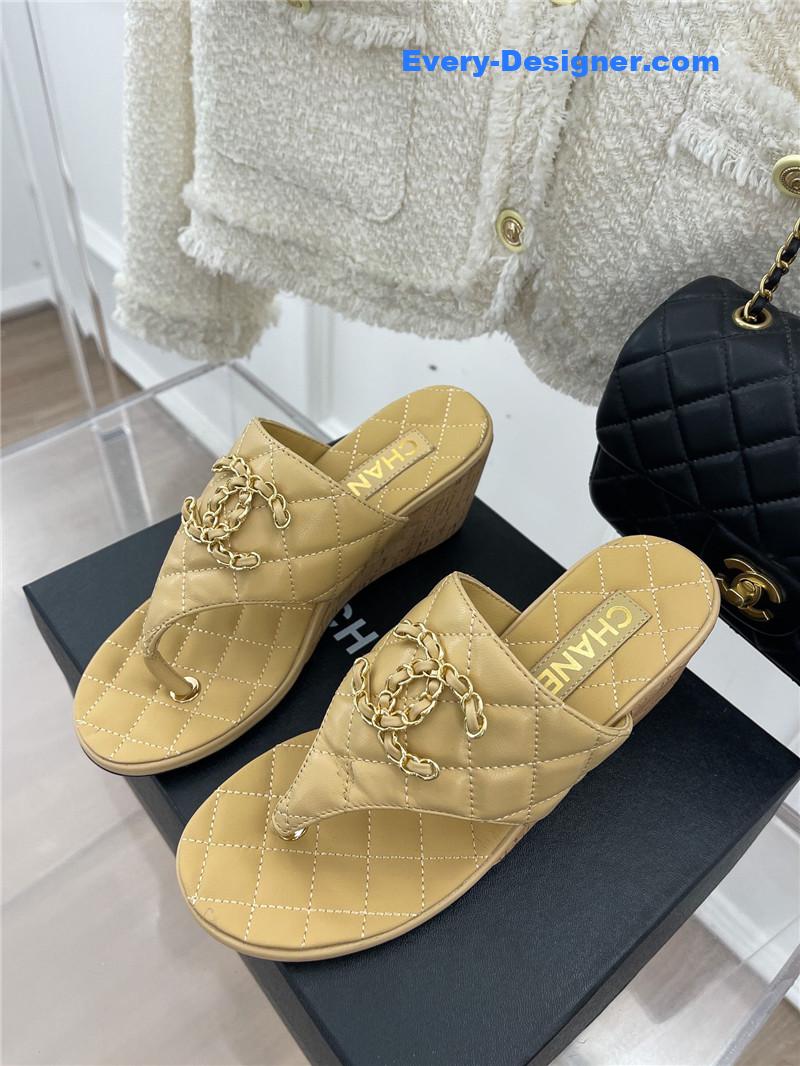 CC rhombus CC logo chain buckle slippers
