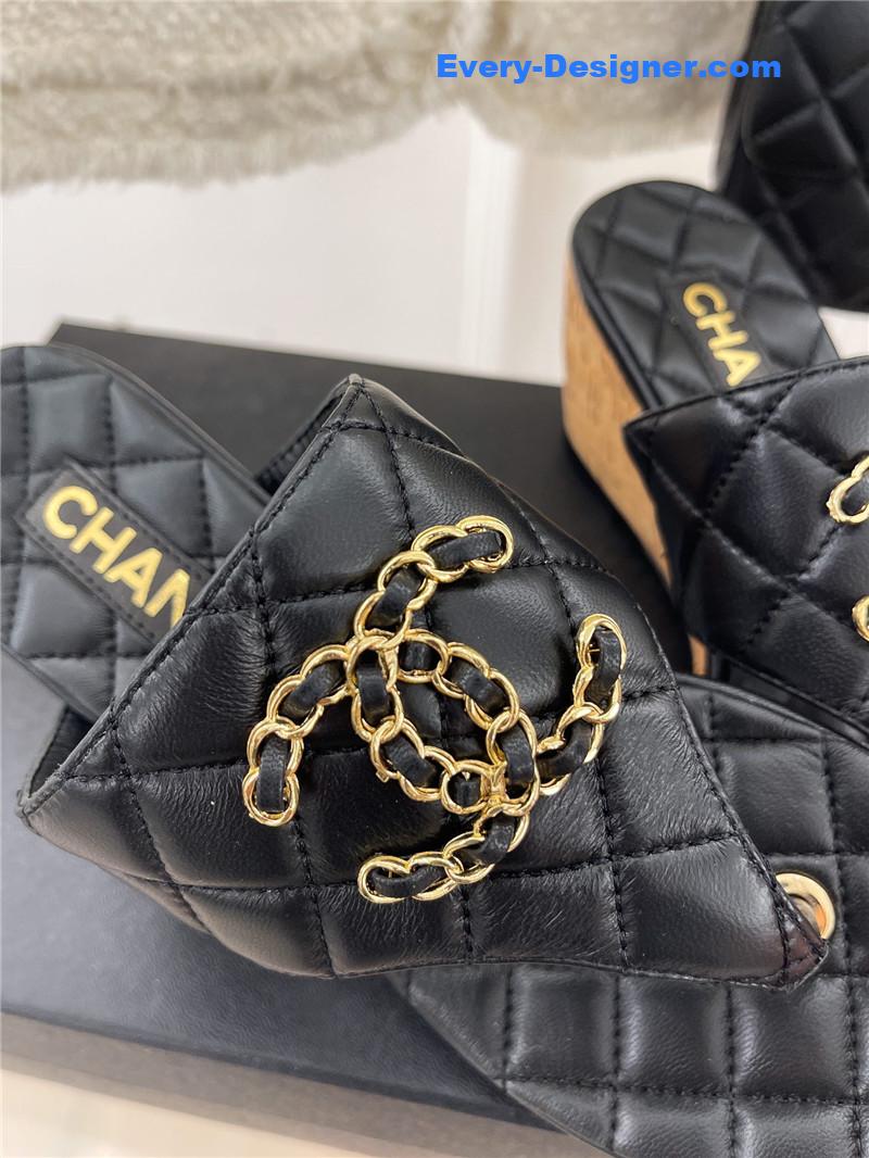 CC rhombus CC logo chain buckle slippers