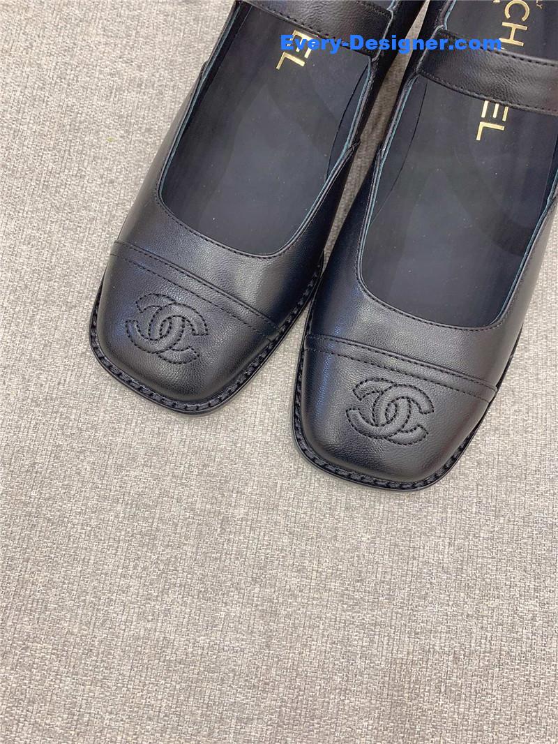 CC new thick heel square toe shoes