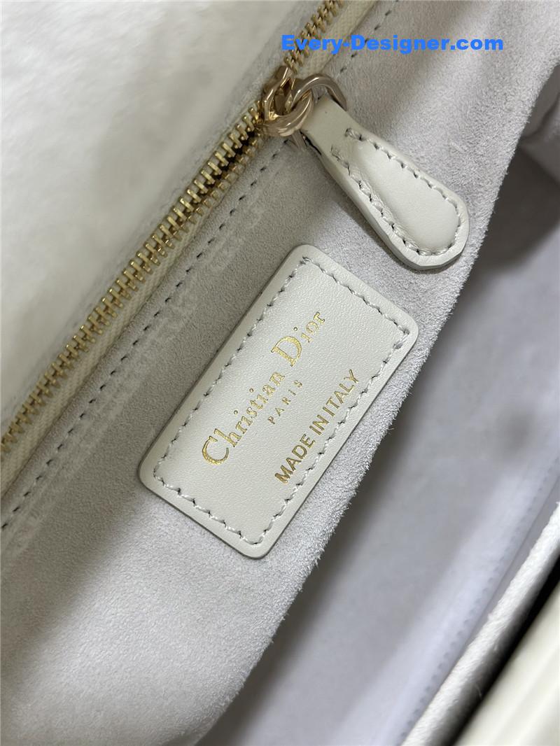 lady D10r five-frame embroidered white pearl bag