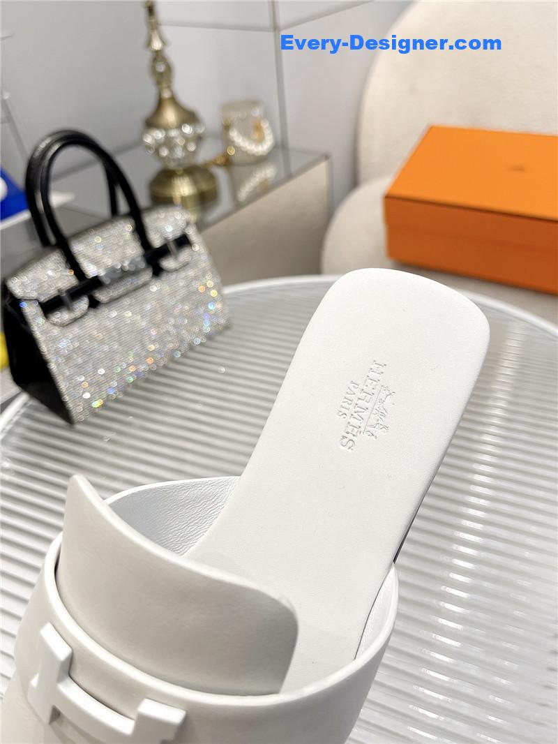 H**me5 classic h buckle sandals