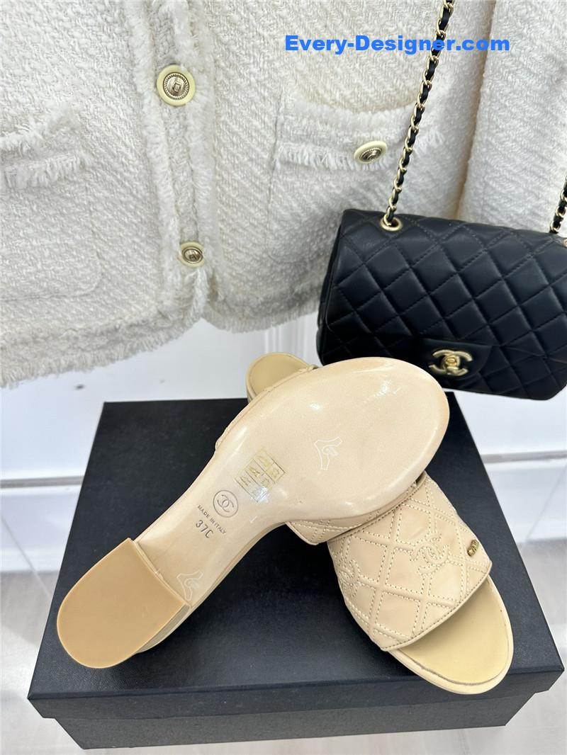 CC rhombus CC logo chunky heel slippers