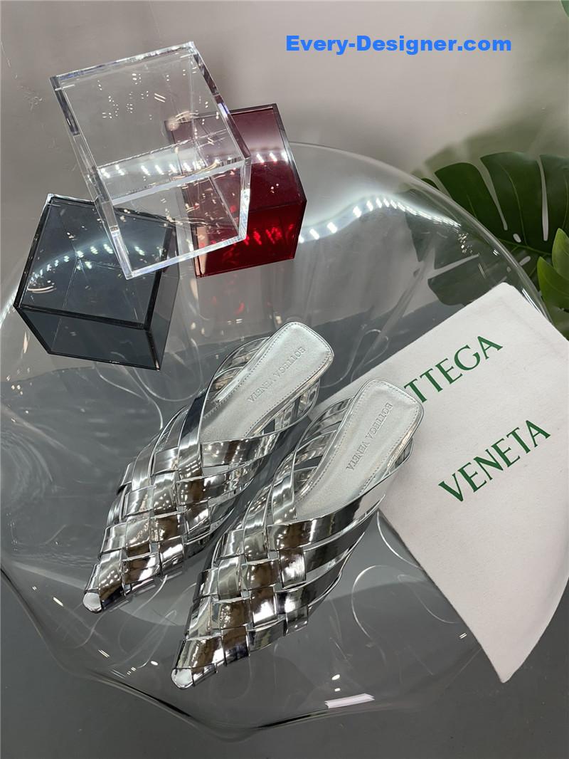 b0tt*ga Ven*ta square toe flat woven slides