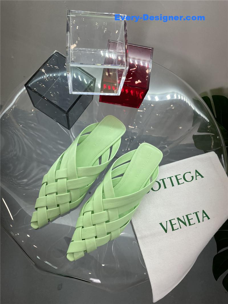 b0tt*ga Ven*ta square toe flat woven slides