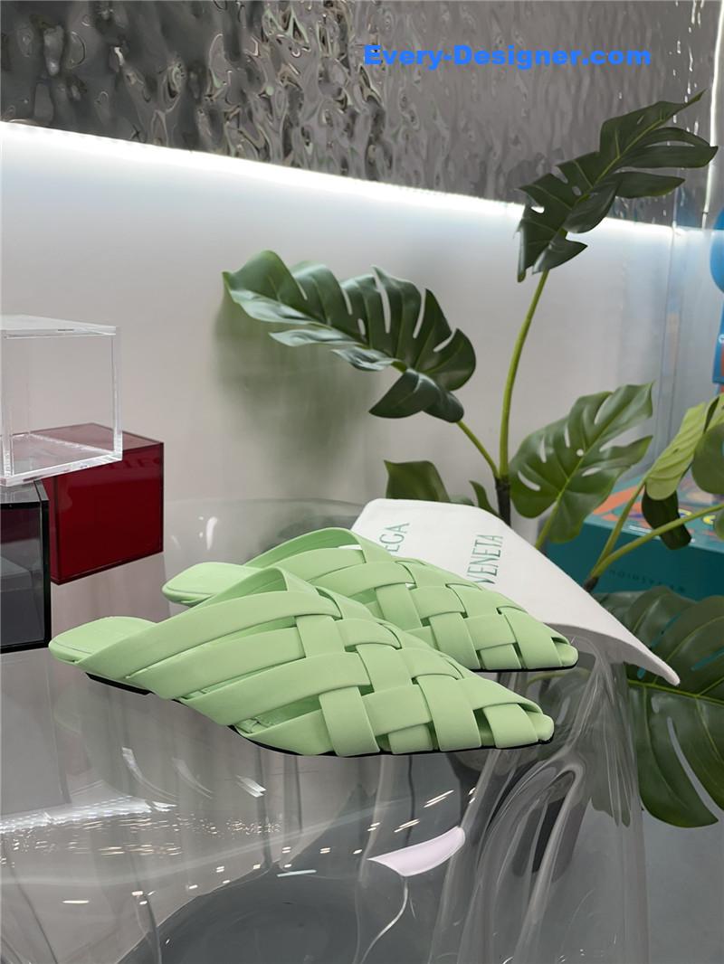 b0tt*ga Ven*ta square toe flat woven slides