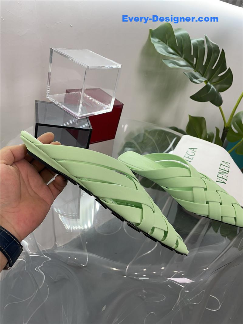 b0tt*ga Ven*ta square toe flat woven slides