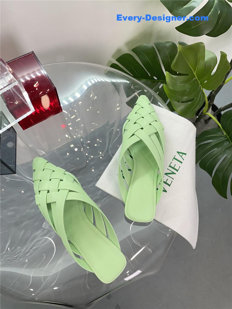 b0tt*ga Ven*ta square toe flat woven slides