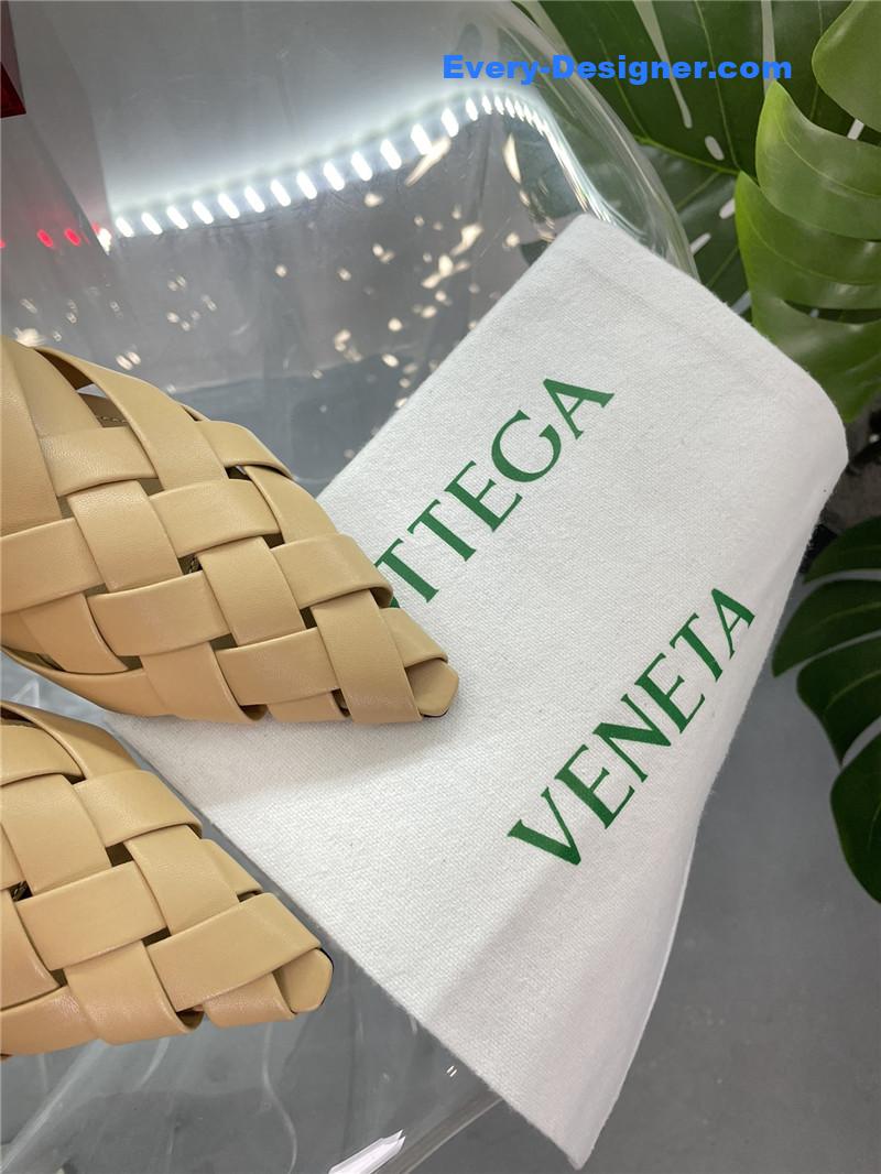b0tt*ga Ven*ta square toe flat woven slides