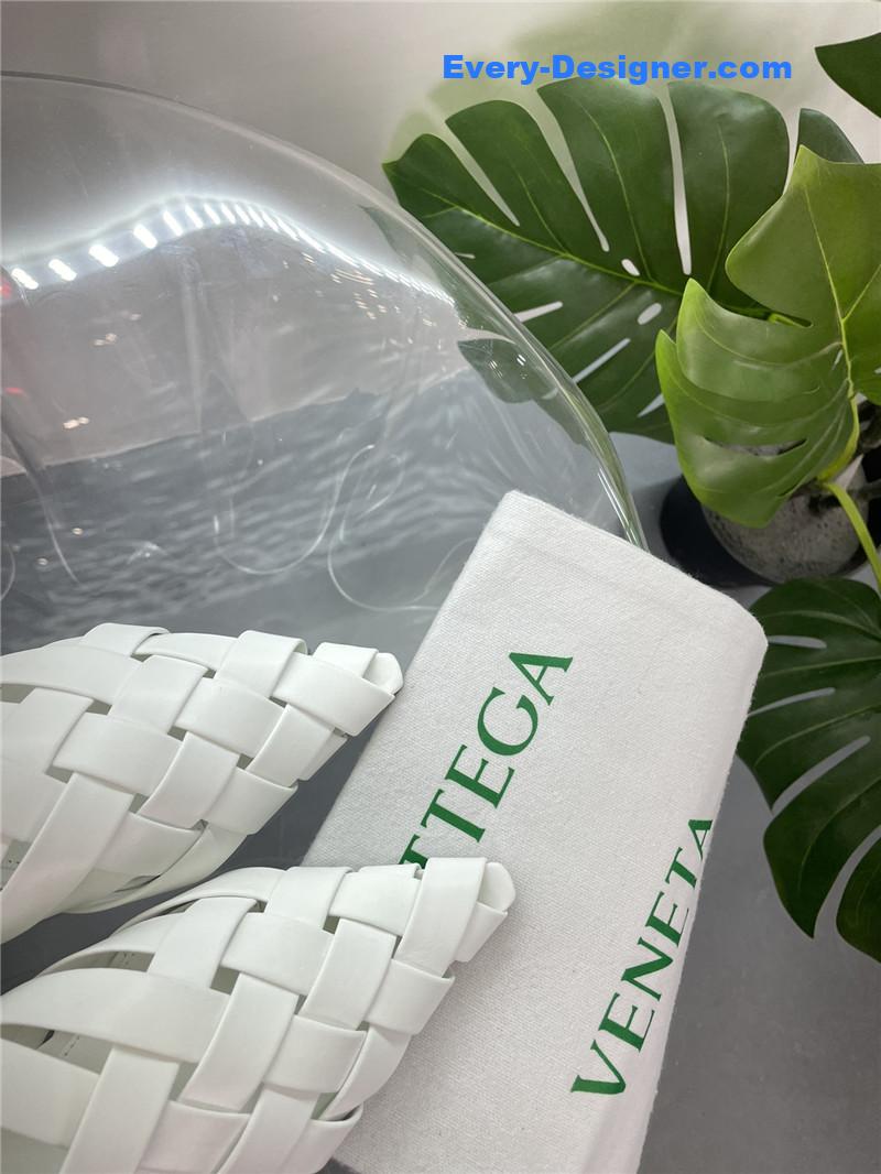 b0tt*ga Ven*ta square toe flat woven slides