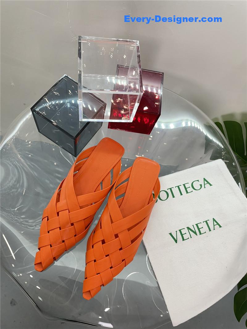 b0tt*ga Ven*ta square toe flat woven slides