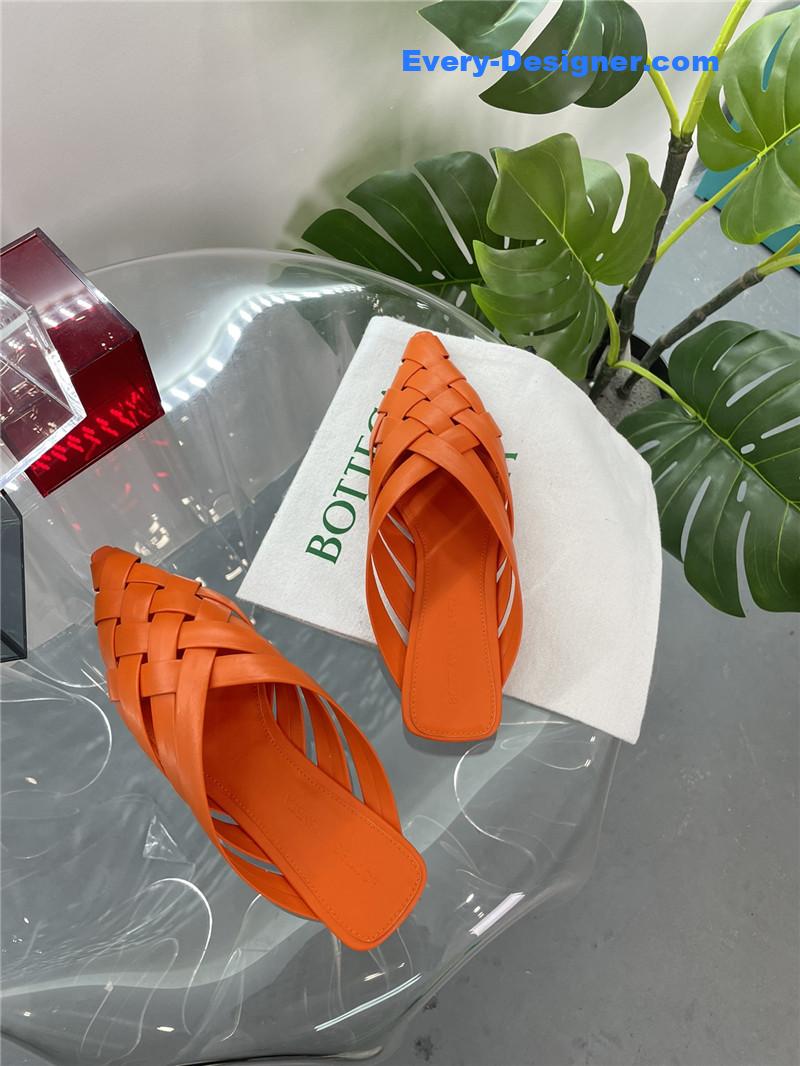 b0tt*ga Ven*ta square toe flat woven slides