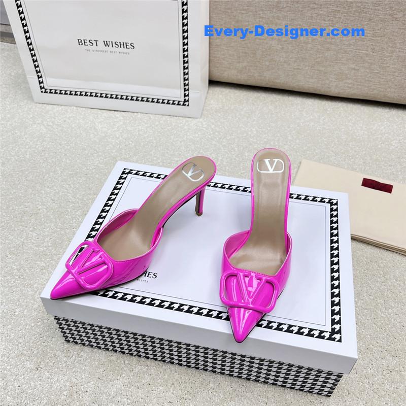 Va1e*ntin0 latest v logo buckle back air slippers