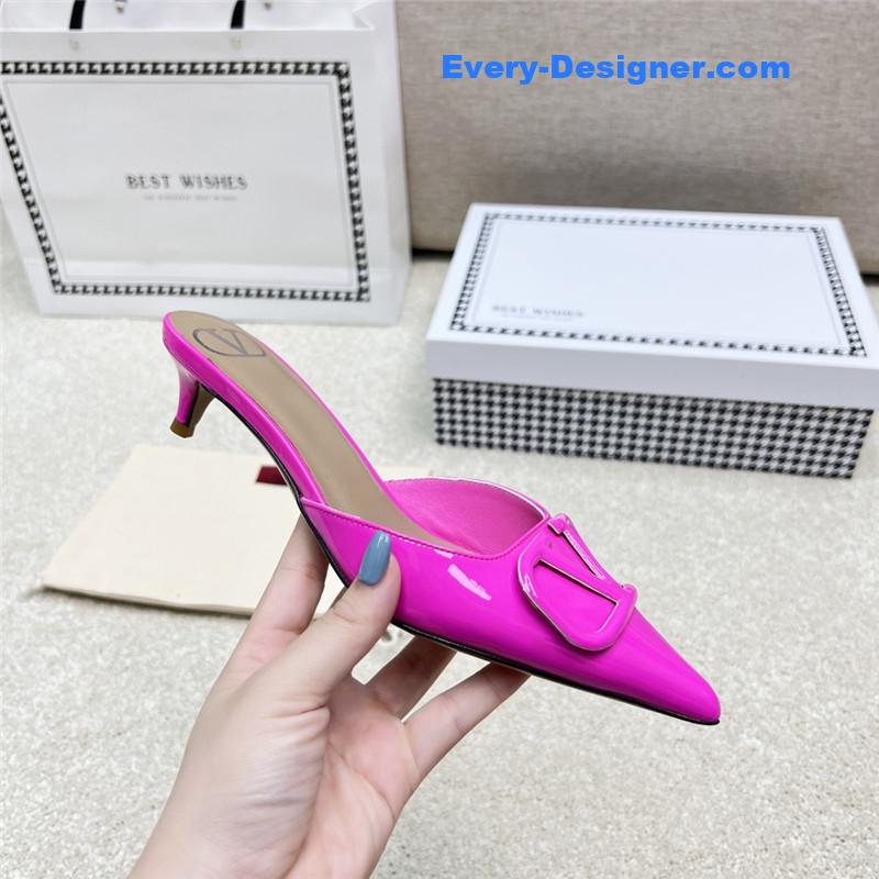 Va1e*ntin0 latest v logo buckle back air slippers