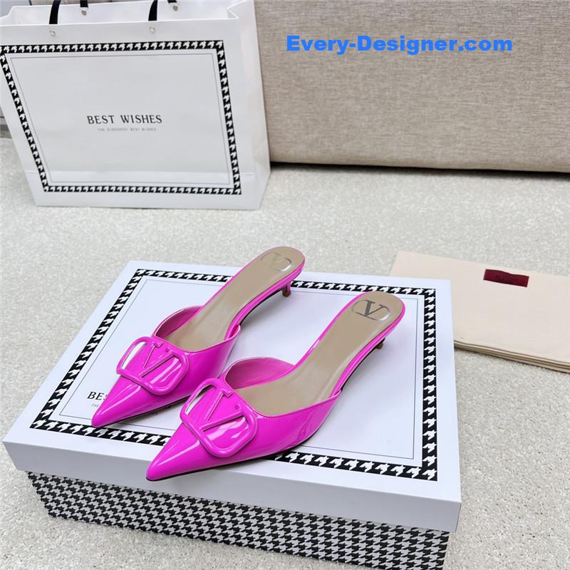 Va1e*ntin0 latest v logo buckle back air slippers