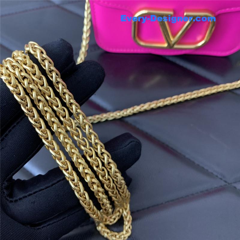 Va1e*ntin0 v logo leather bag