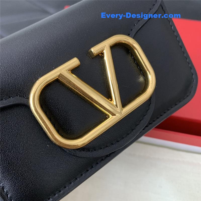 Va1e*ntin0 v logo leather bag