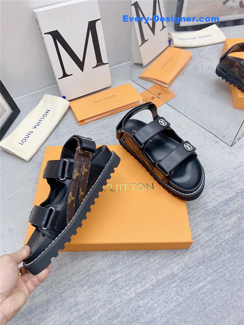 l0vis Vvtt0n lv archlight beach sandals