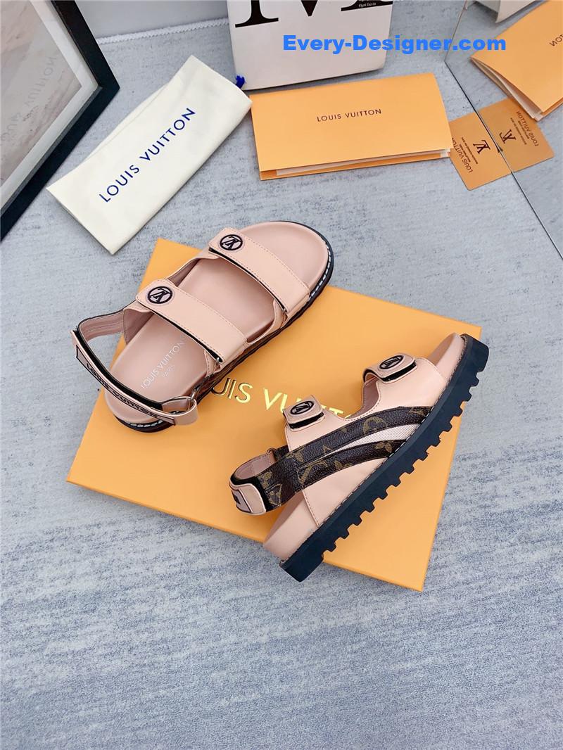 l0vis Vvtt0n lv archlight beach sandals