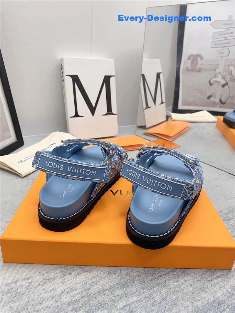 l0vis Vvtt0n blue monogram denim paseo flat sandals