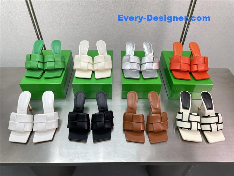 b0tt*ga Ven*ta windmill cube slippers