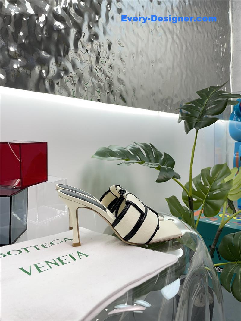 b0tt*ga Ven*ta windmill cube slippers