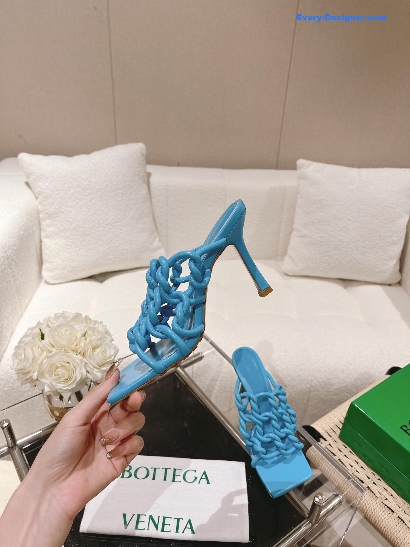 b0tt*ga Ven*ta handwoven sandals