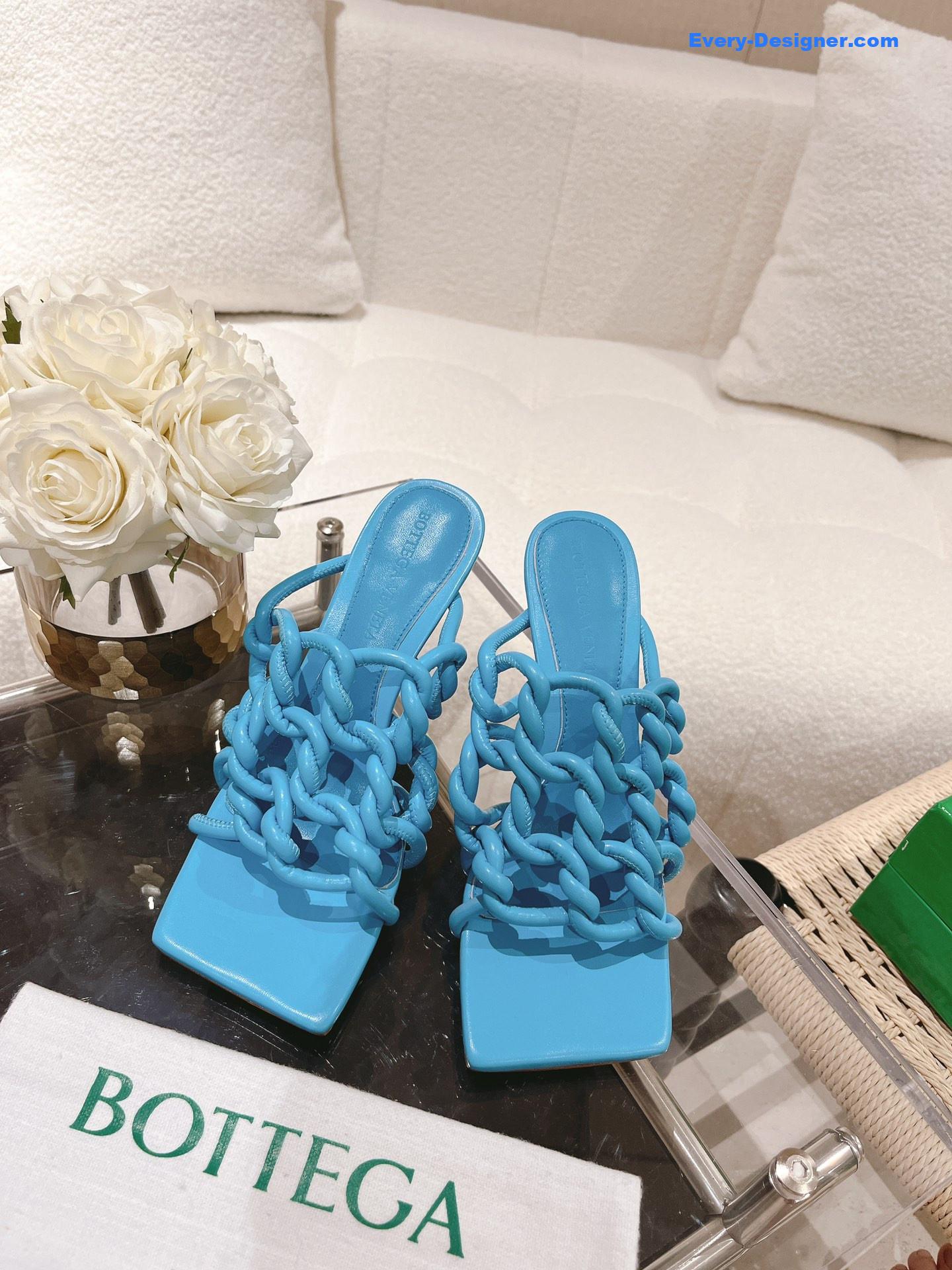 b0tt*ga Ven*ta handwoven sandals