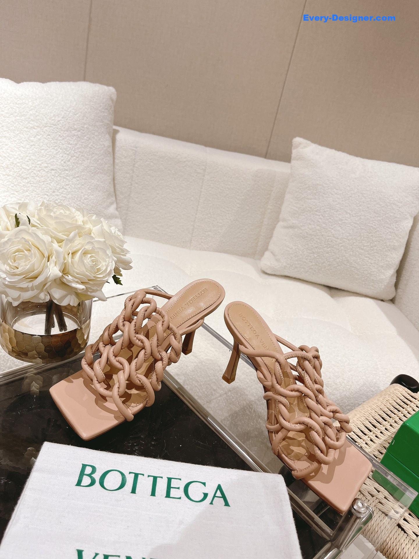 b0tt*ga Ven*ta handwoven sandals