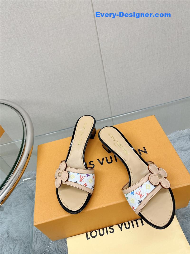 l0vis Vvtt0n lv sunflower slippers