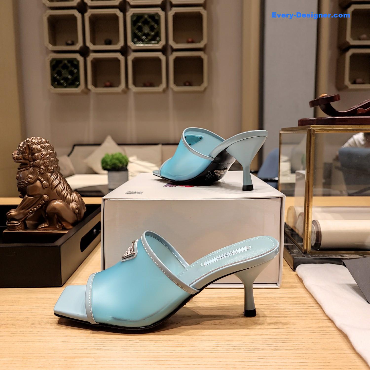 Pra*a metal logo triangle head square sandals