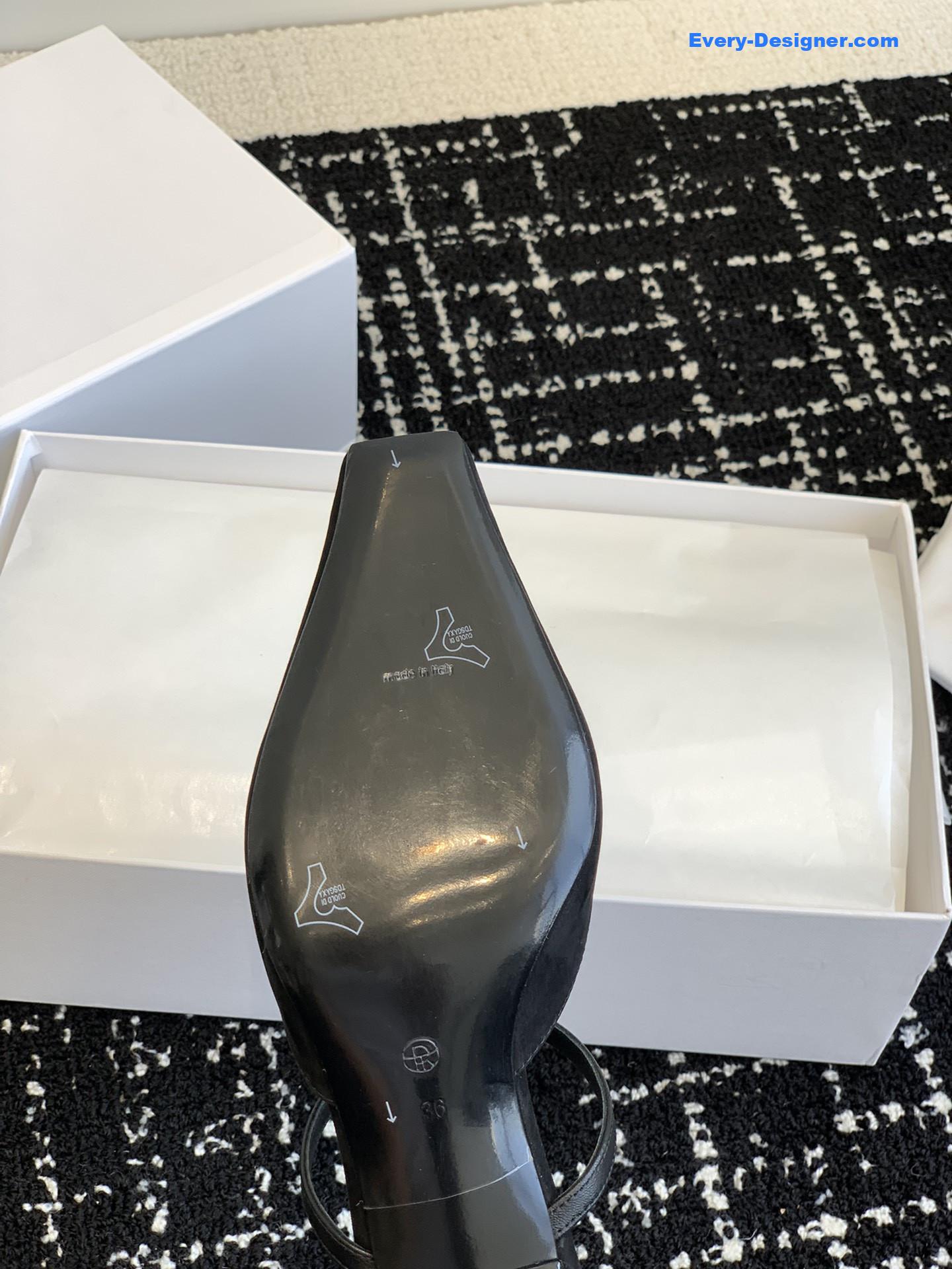 The R0w t belt cat and muller sandals