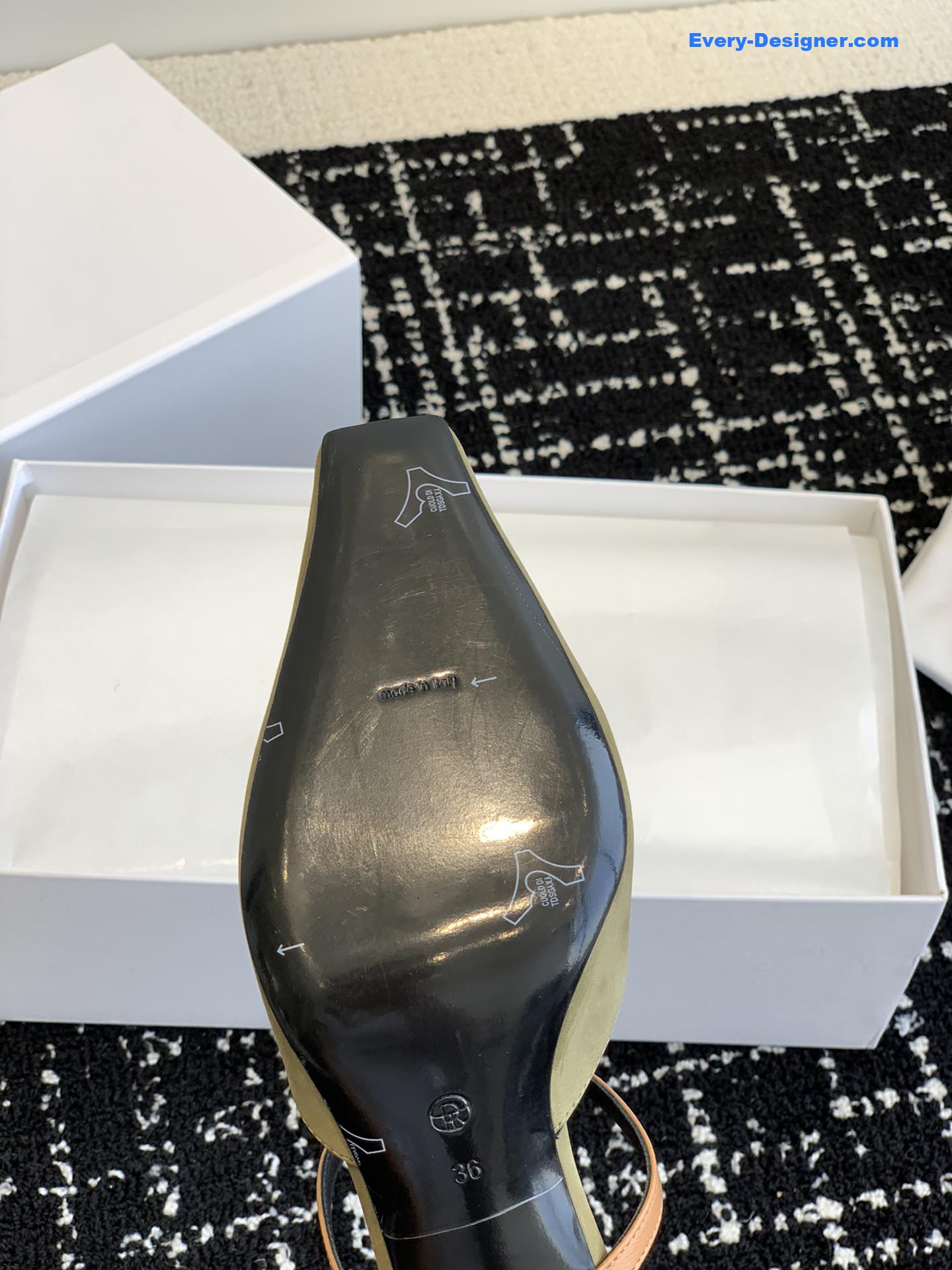 The R0w t belt cat and muller sandals