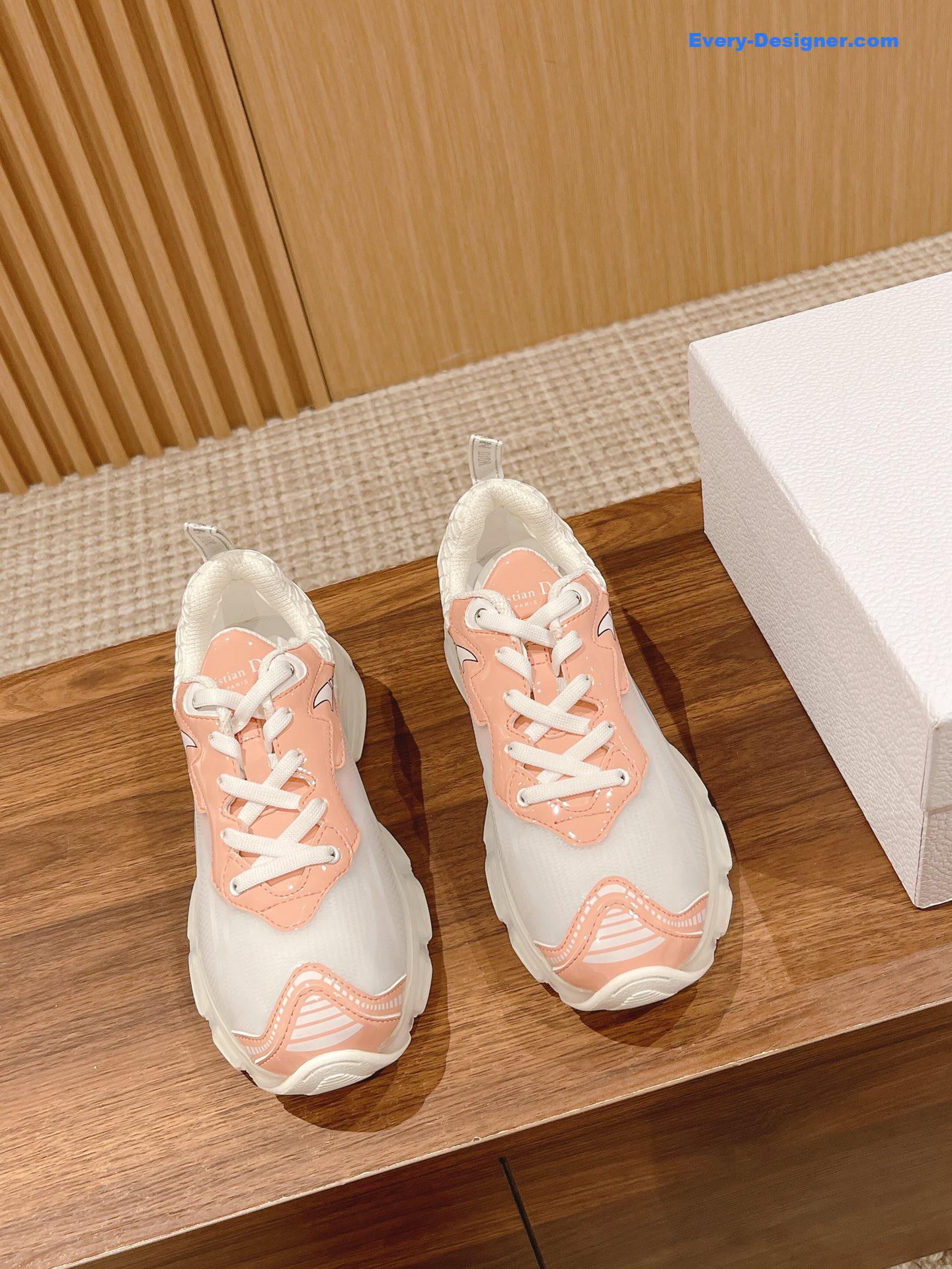 D10r classic running shoes