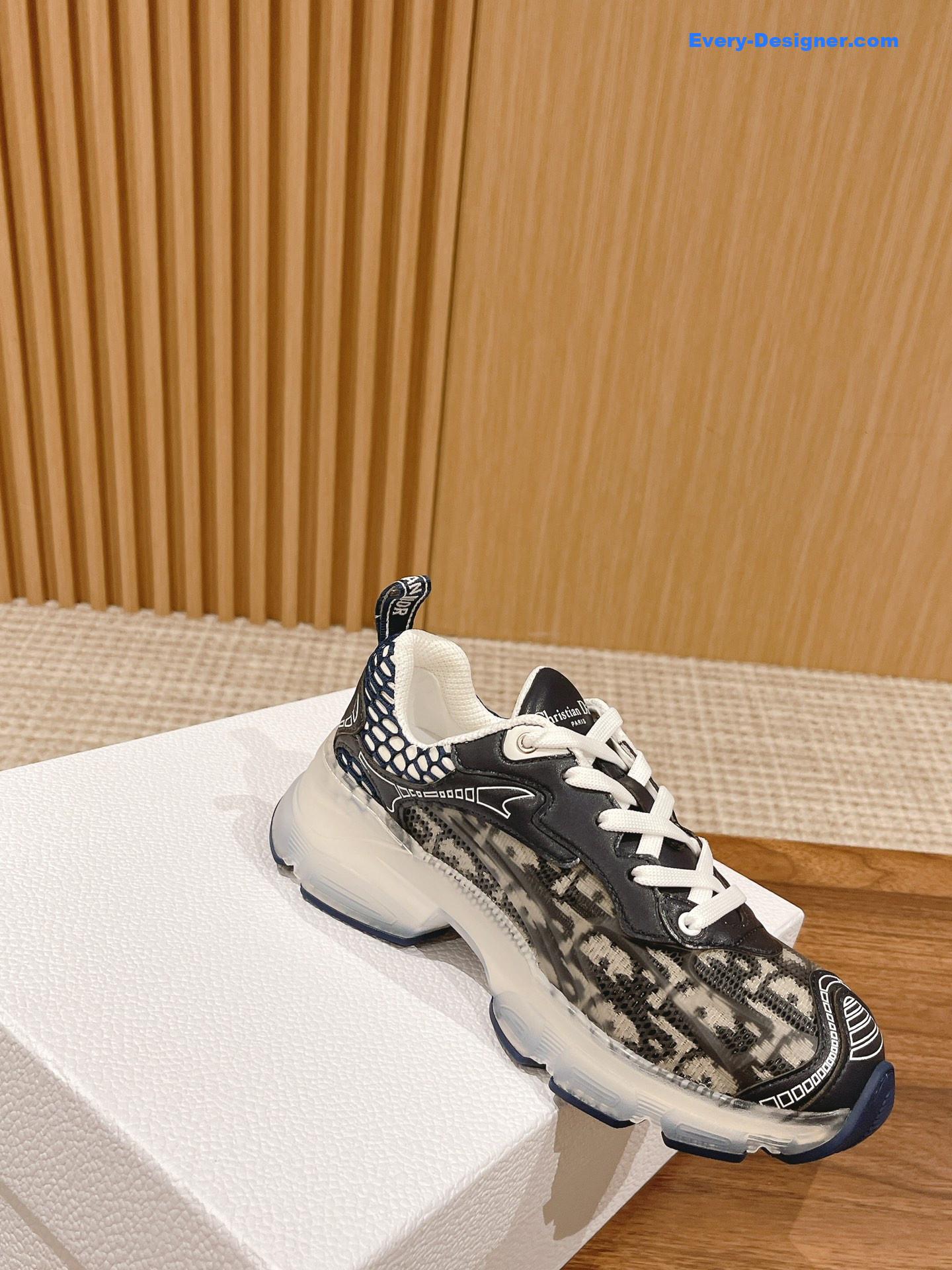 D10r classic running shoes