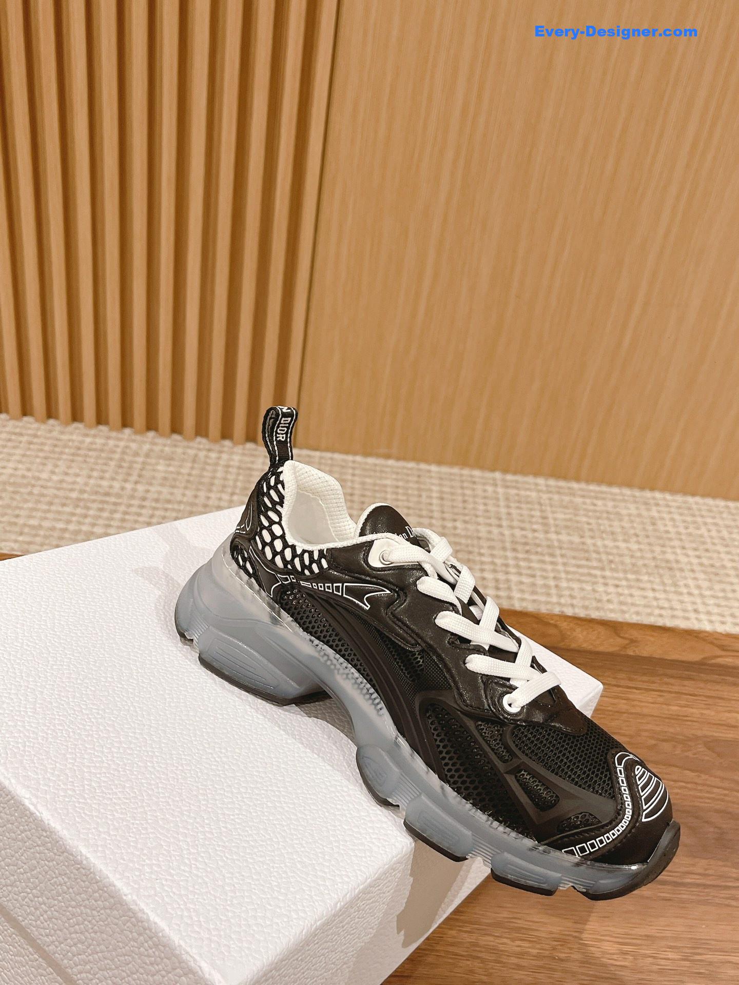 D10r classic running shoes