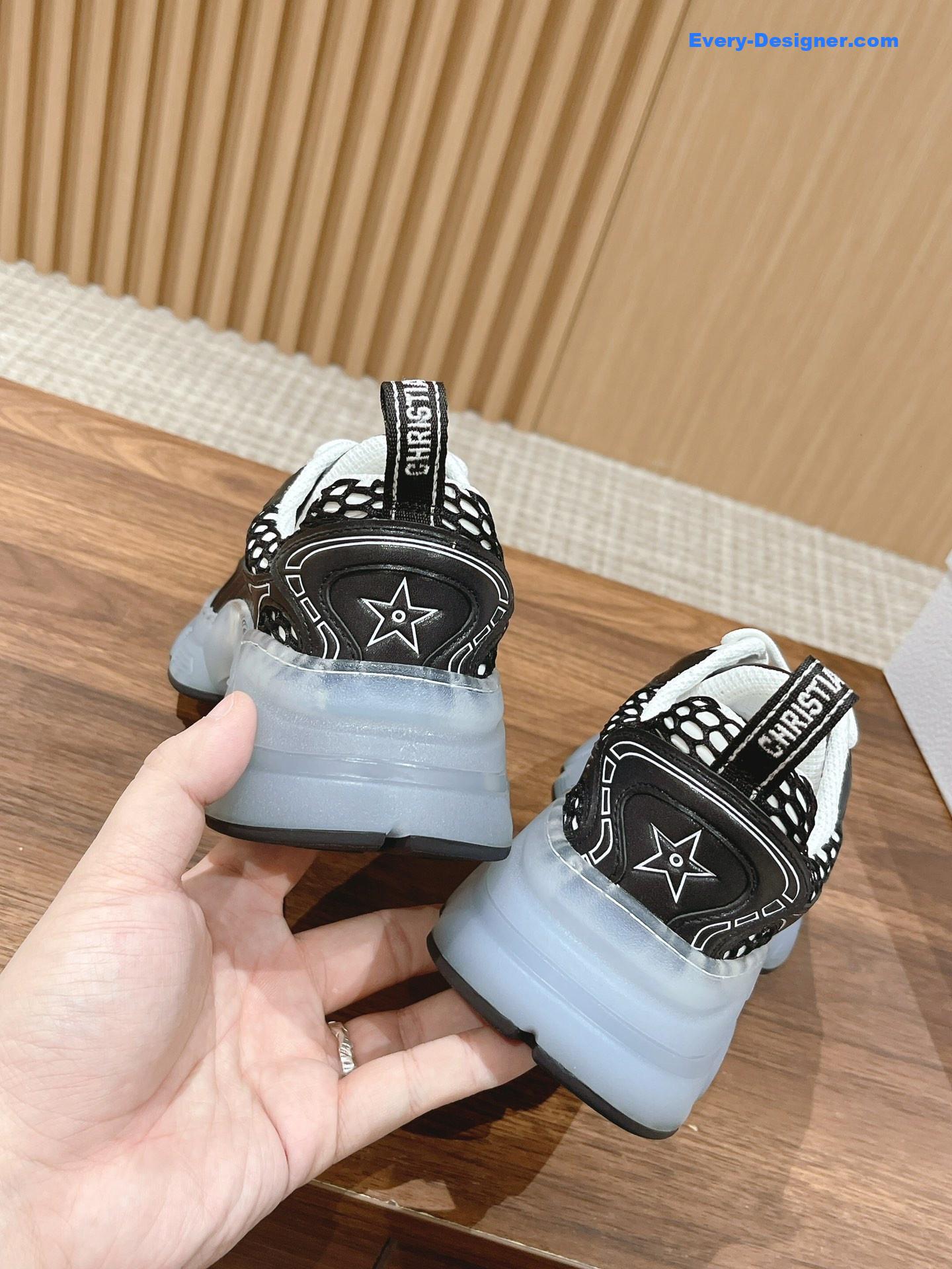 D10r classic running shoes