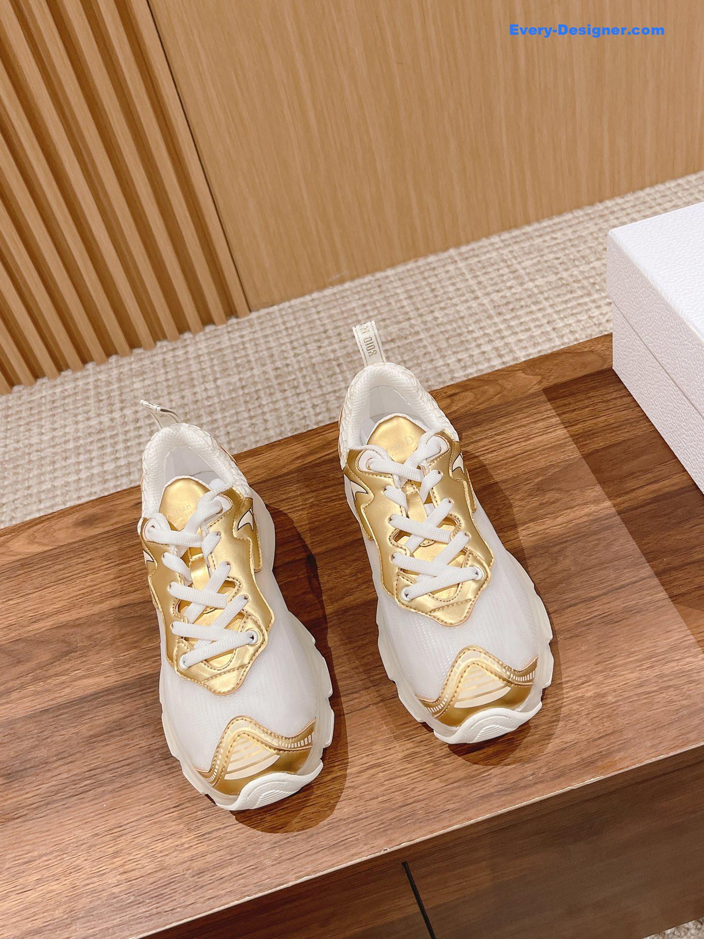 D10r classic running shoes