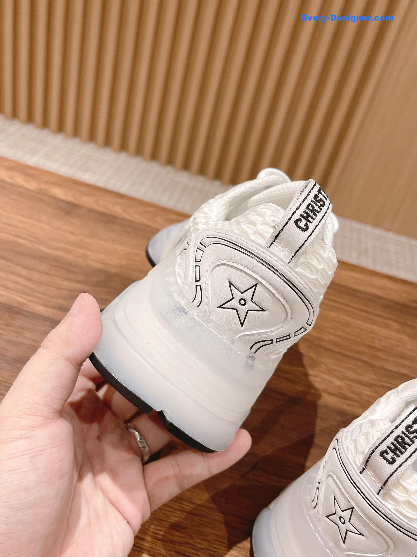 D10r classic running shoes