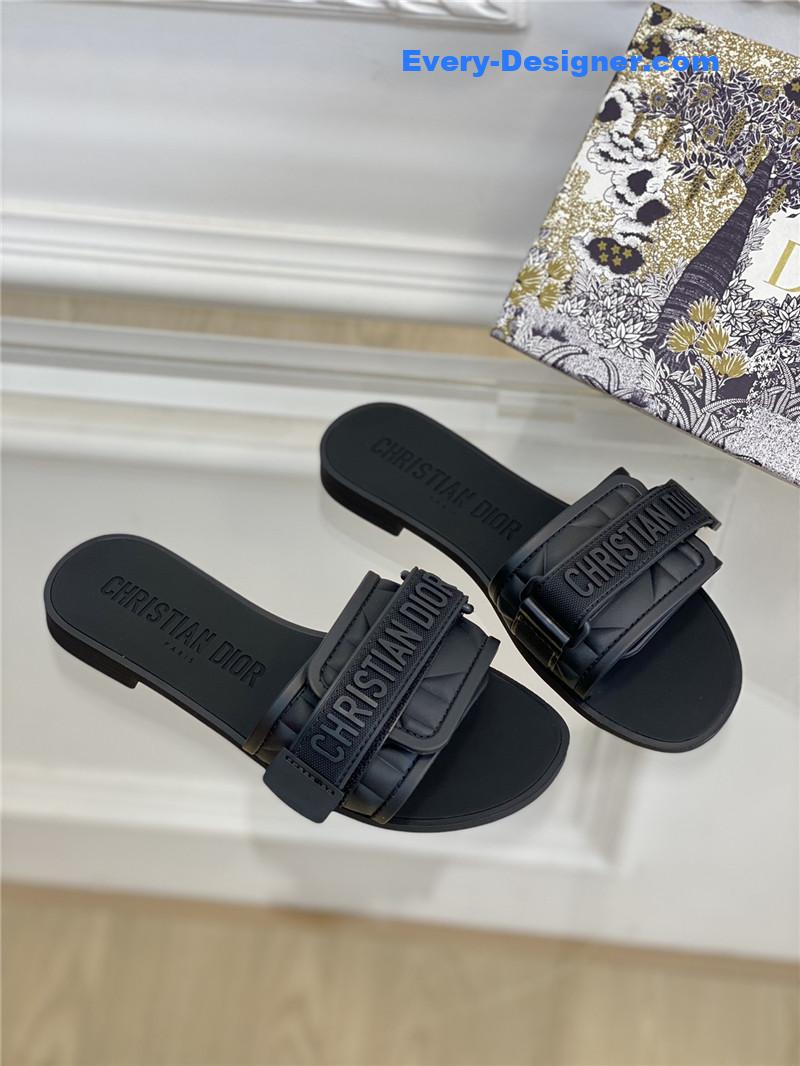 D10r new D10ract beach shoes