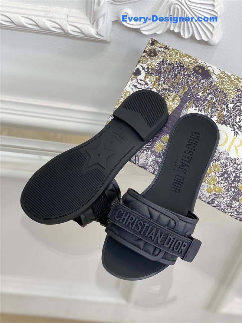 D10r new D10ract beach shoes