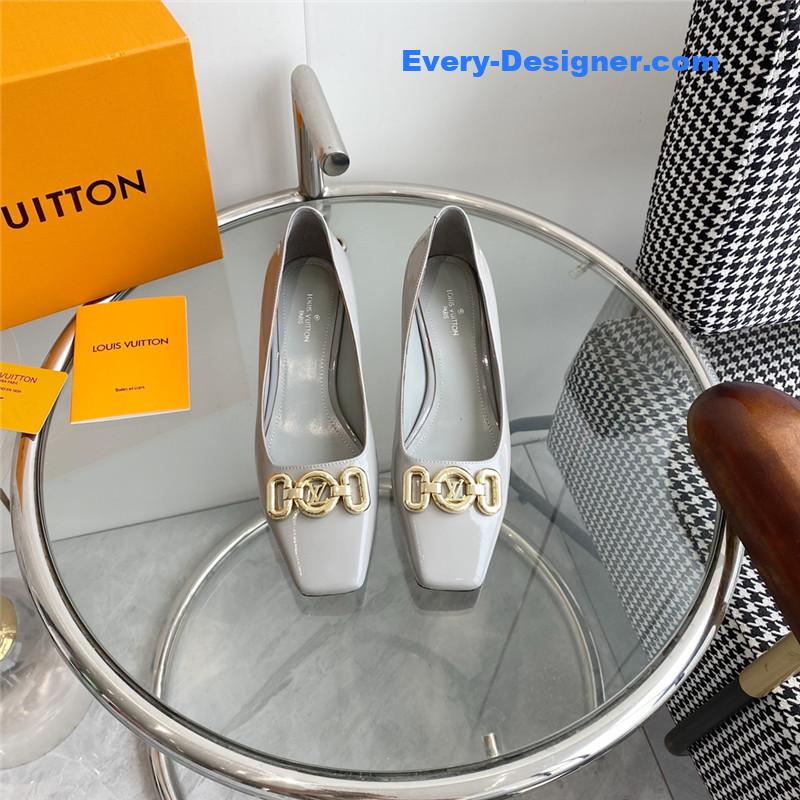 l0vis Vvtt0n lv chain kitten heel square toe shoes