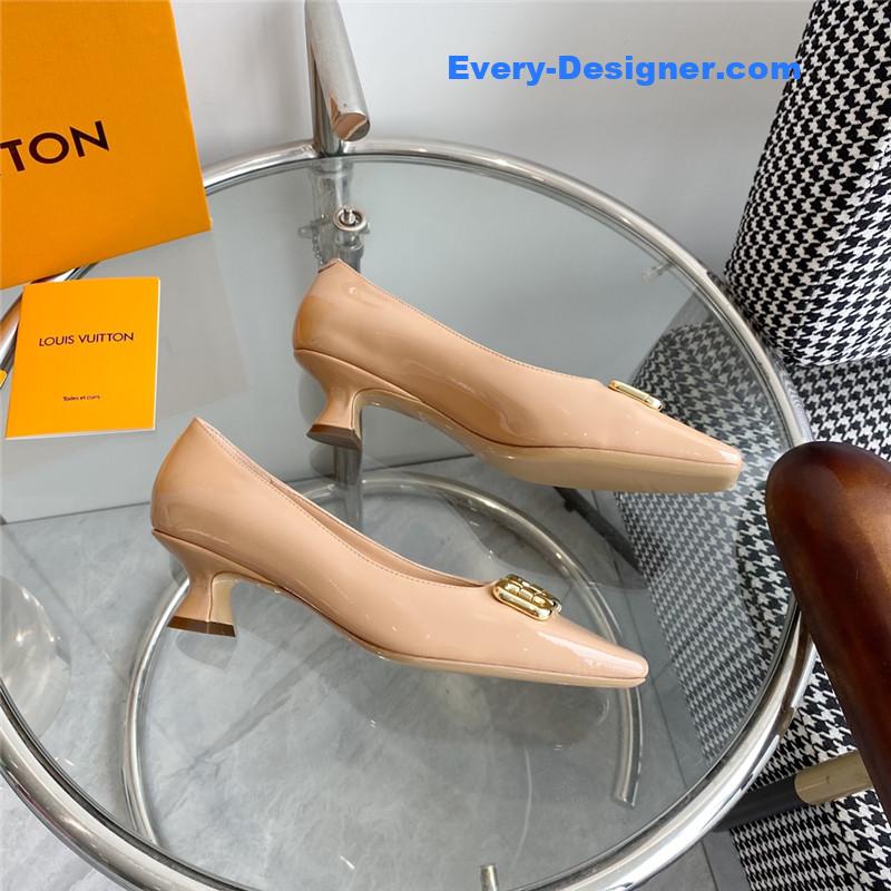 l0vis Vvtt0n lv chain kitten heel square toe shoes