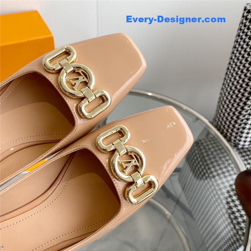 l0vis Vvtt0n lv chain kitten heel square toe shoes