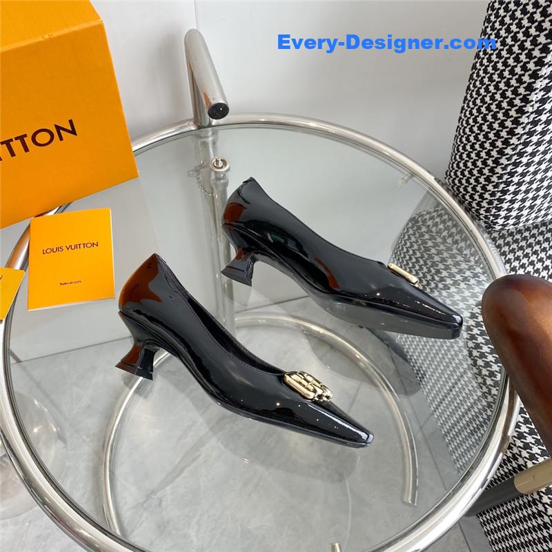 l0vis Vvtt0n lv chain kitten heel square toe shoes