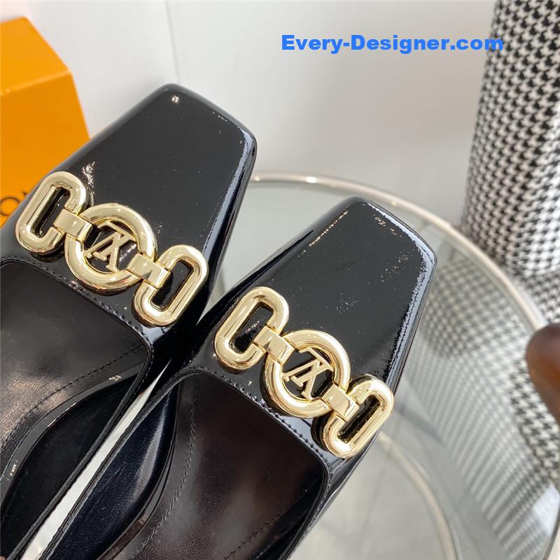 l0vis Vvtt0n lv chain kitten heel square toe shoes