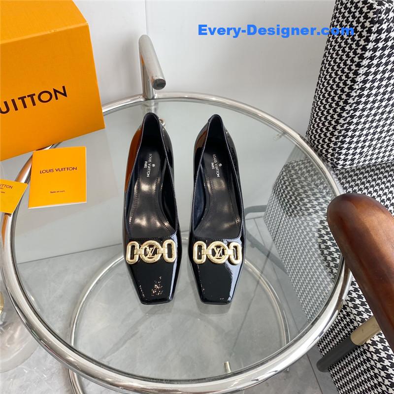 l0vis Vvtt0n lv chain kitten heel square toe shoes