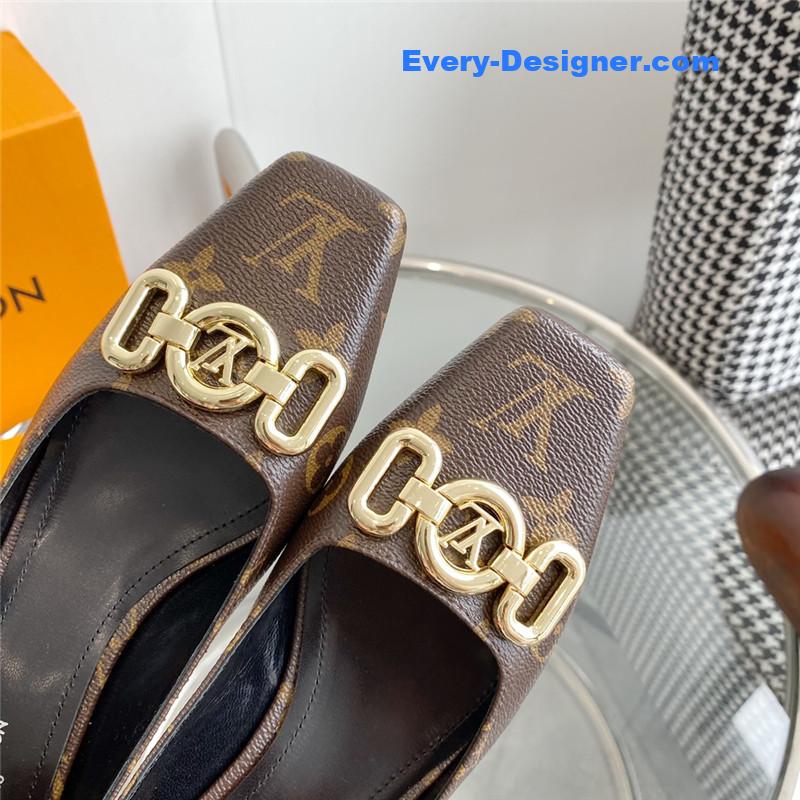 l0vis Vvtt0n lv chain kitten heel square toe shoes