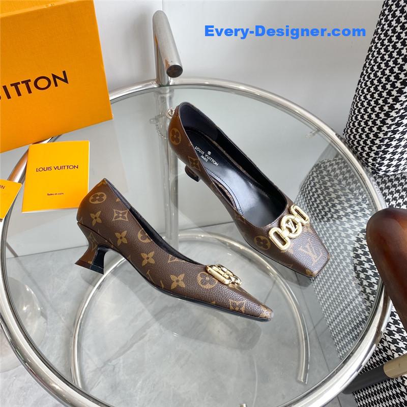 l0vis Vvtt0n lv chain kitten heel square toe shoes