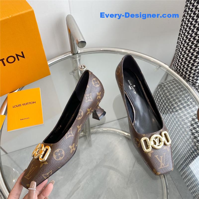 l0vis Vvtt0n lv chain kitten heel square toe shoes