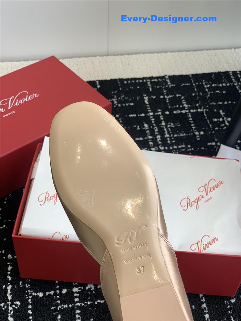 roger vivier hollow silk satin D1am0nd buckle flat shoes